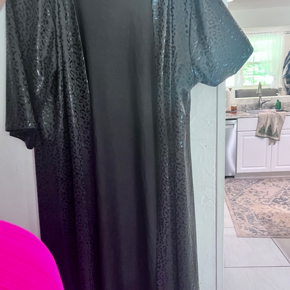 Duster - Picture 3 of 3